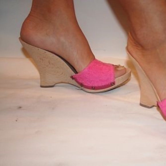 NEW MONICA BIANCO ITALY fuchsia wooden wed… - Picture 1 of 6